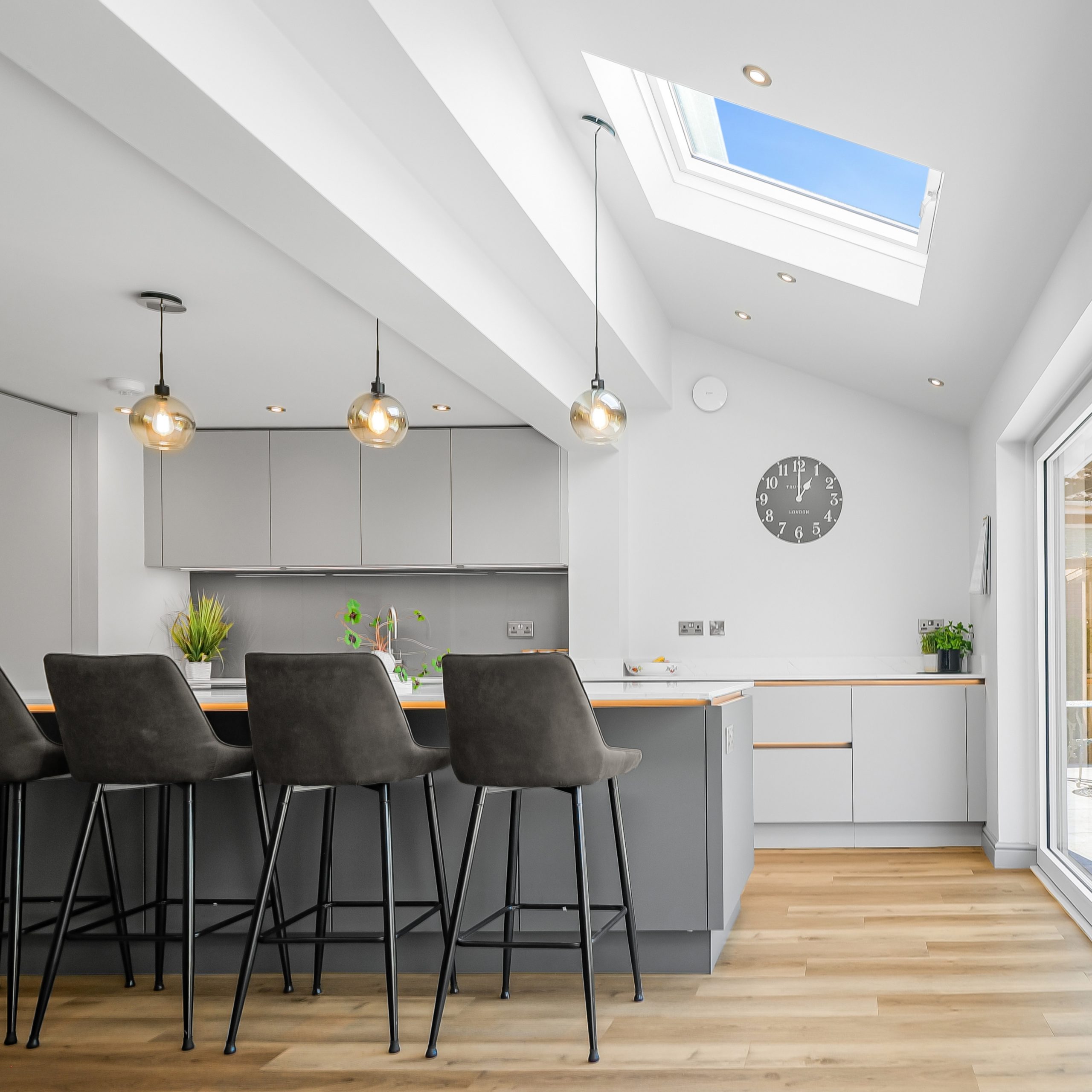 A Contemporary Hosting Kitchen in Wilmslow