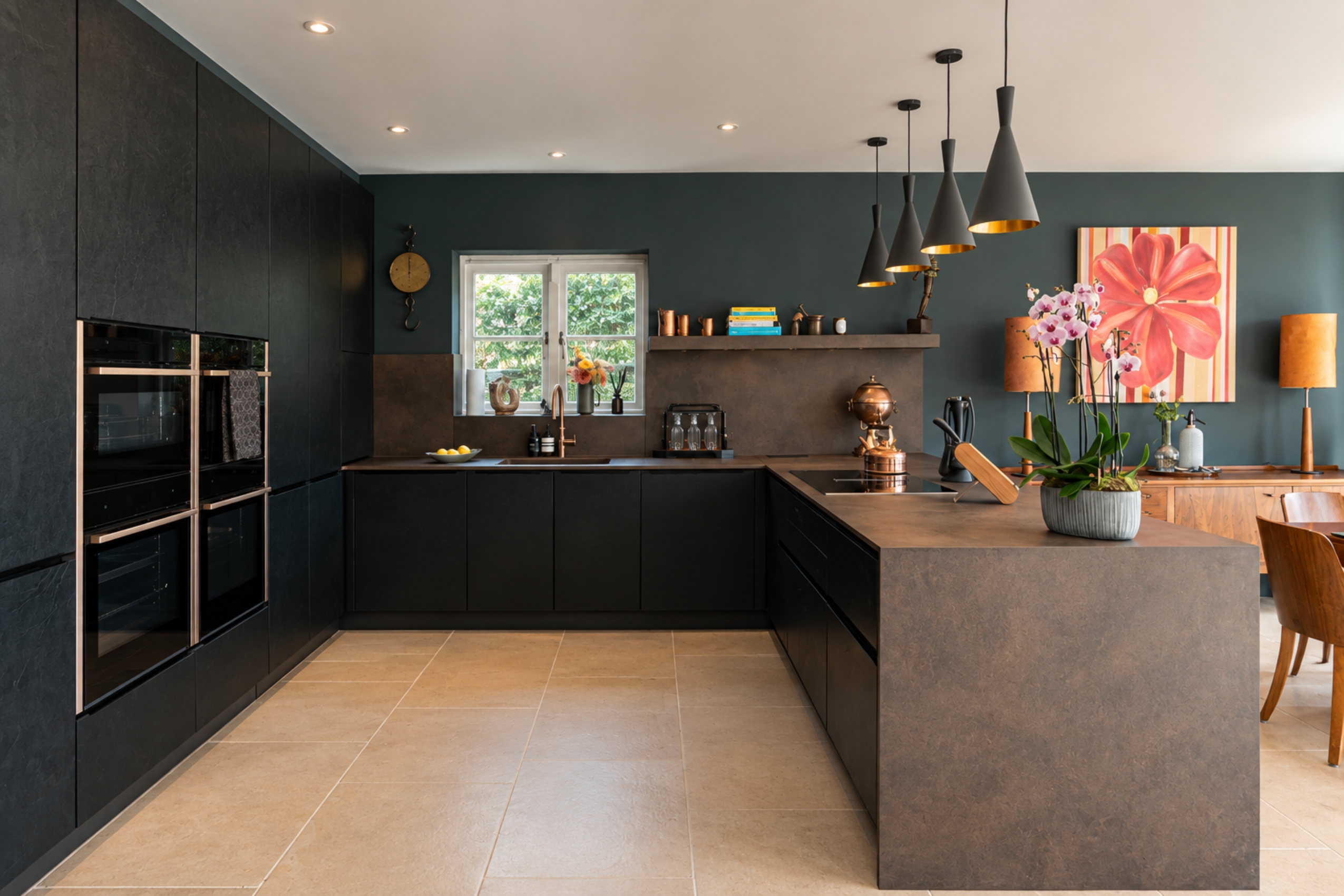 A Dark neoSLATE Kitchen in Henley-on-Thames