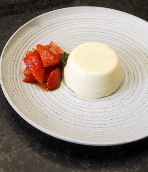 Vanilla Pana Cotta with Balsamic Strawberries: The Perfect Summer Sweet